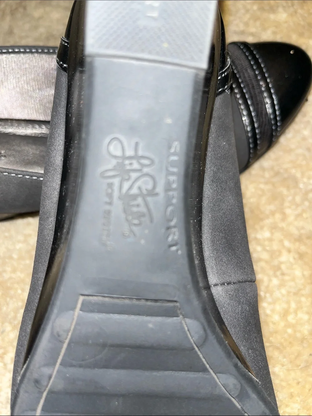 Life Stride soft support, charcoal gray Cap-Toe Ballet wedge heels Glossy Trim